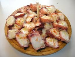 Pulpo a feira recien cocido